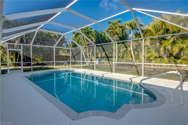 110 SE 13th  PL, Cape Coral, FL 33990
