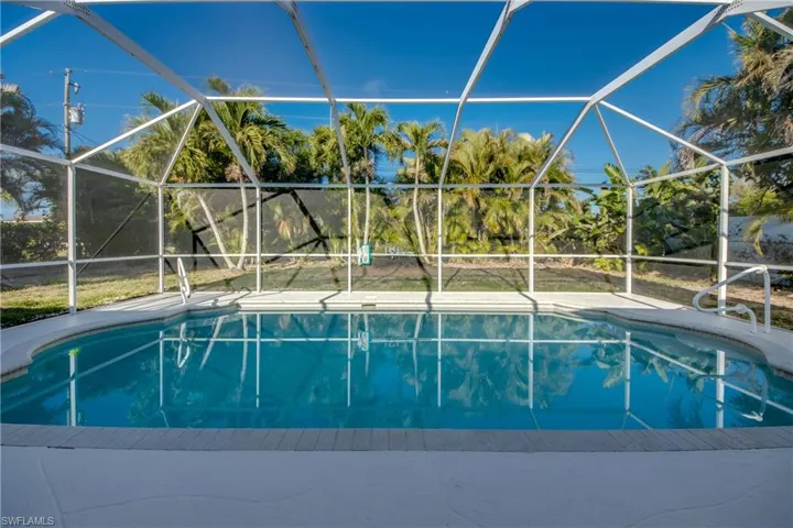 110 SE 13th  PL, Cape Coral, FL 33990