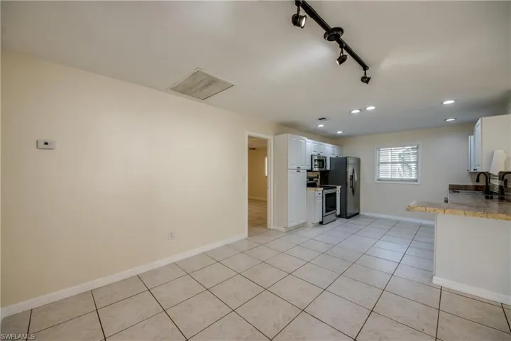 110 SE 13th  PL, Cape Coral, FL 33990