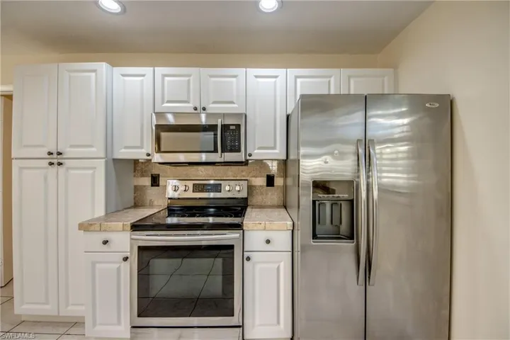 110 SE 13th  PL, Cape Coral, FL 33990