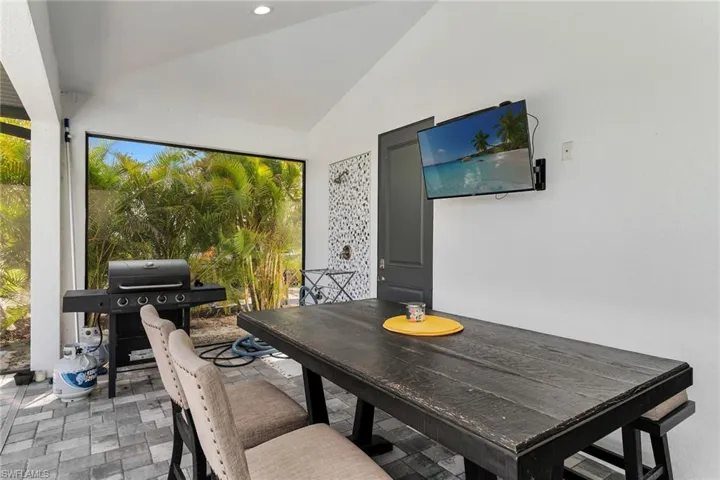 635 NE 7th  TER, Cape Coral, FL 33909