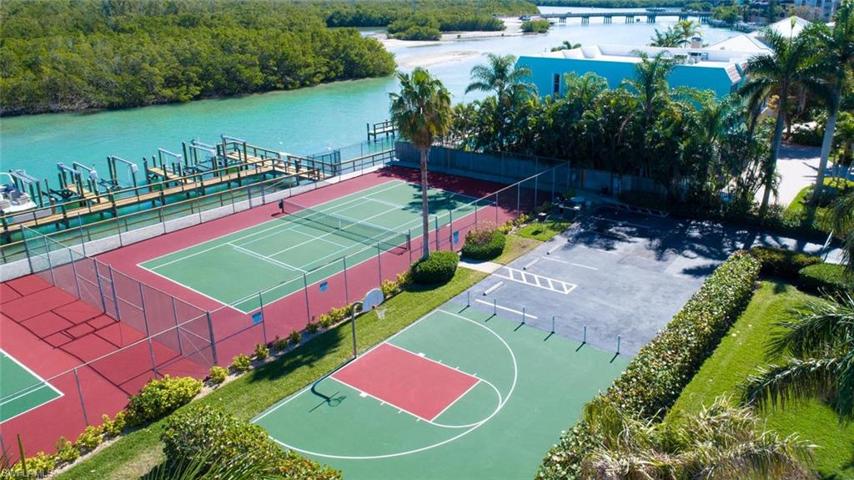 25800 Hickory BLVD # 301, BONITA SPRINGS FL 34134