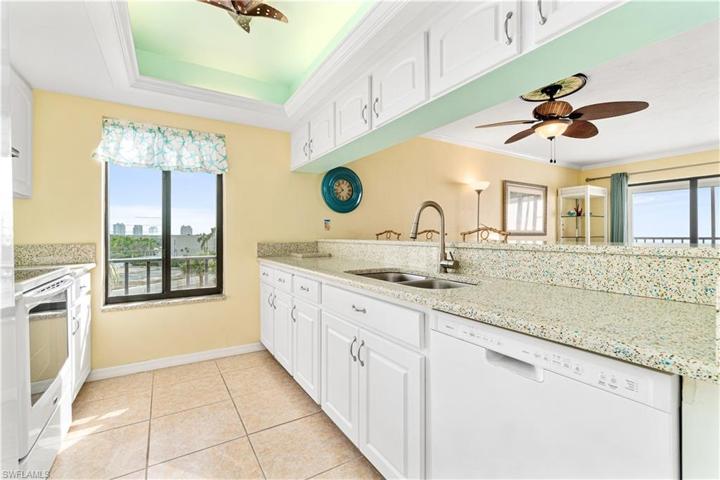 25800 Hickory BLVD # 301, BONITA SPRINGS FL 34134