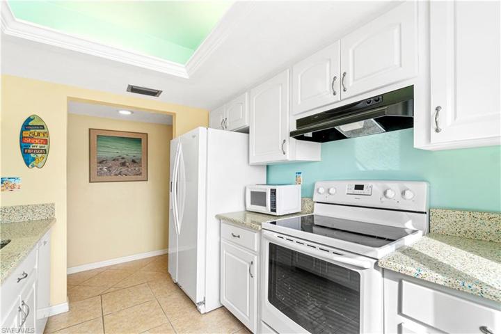 25800 Hickory BLVD # 301, BONITA SPRINGS FL 34134