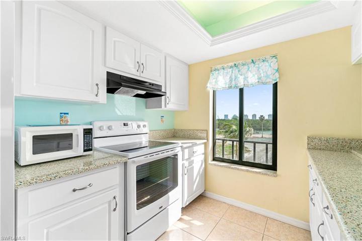 25800 Hickory BLVD # 301, BONITA SPRINGS FL 34134