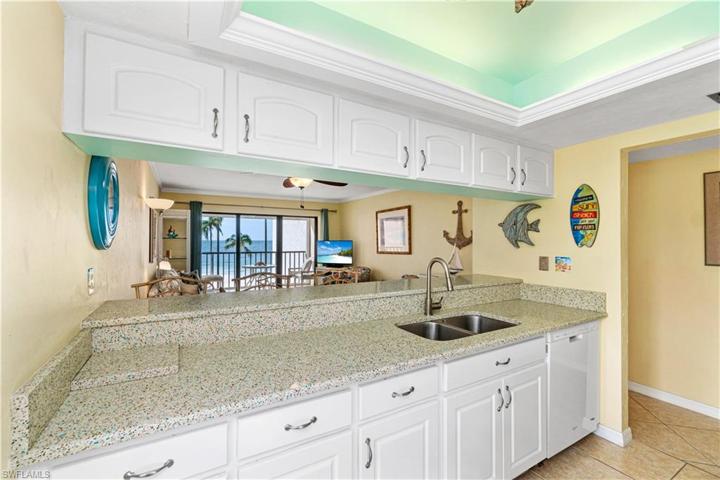 25800 Hickory BLVD # 301, BONITA SPRINGS FL 34134