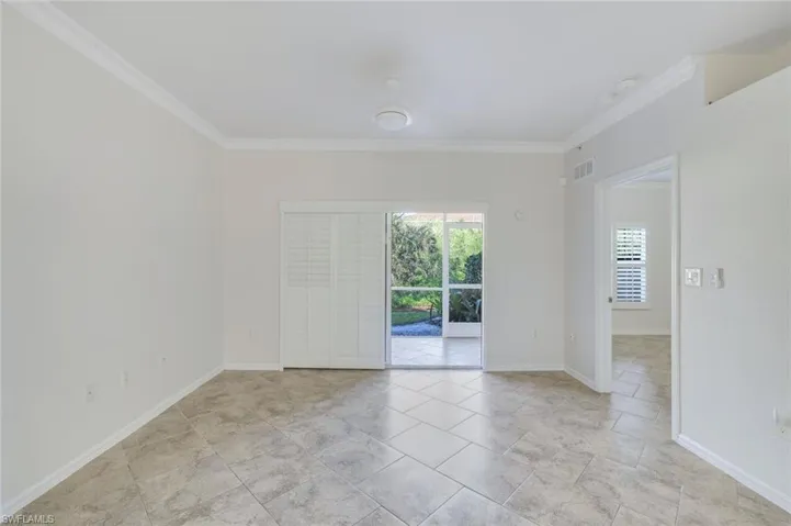 Empty room with ornamental molding