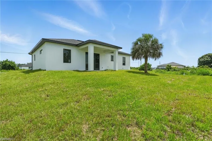 472 Rajah St, Lehigh Acres, Florida 33974
