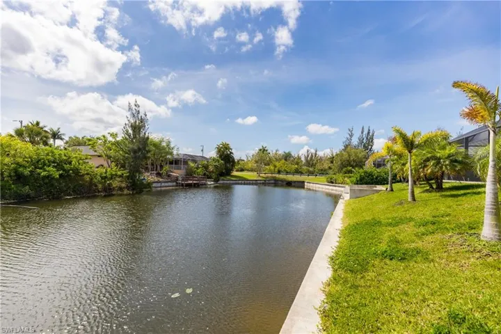 2207 Surfside Blvd, Cape Coral, Florida 33991