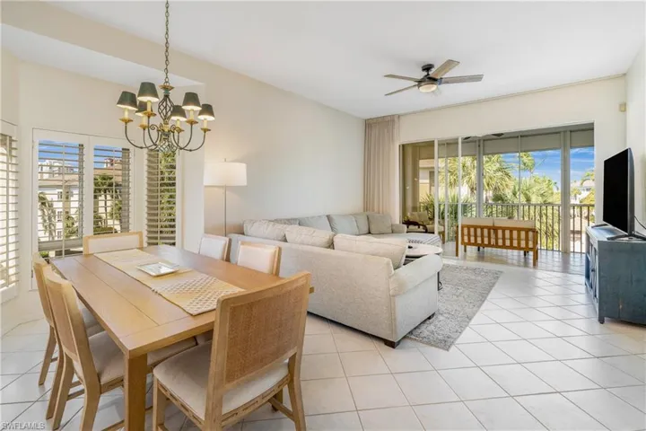 7686  Pebble Creek  CIR, Naples, FL 34108