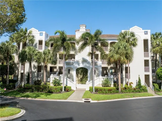 7686  Pebble Creek  CIR, Naples, FL 34108