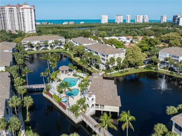 7686  Pebble Creek  CIR, Naples, FL 34108