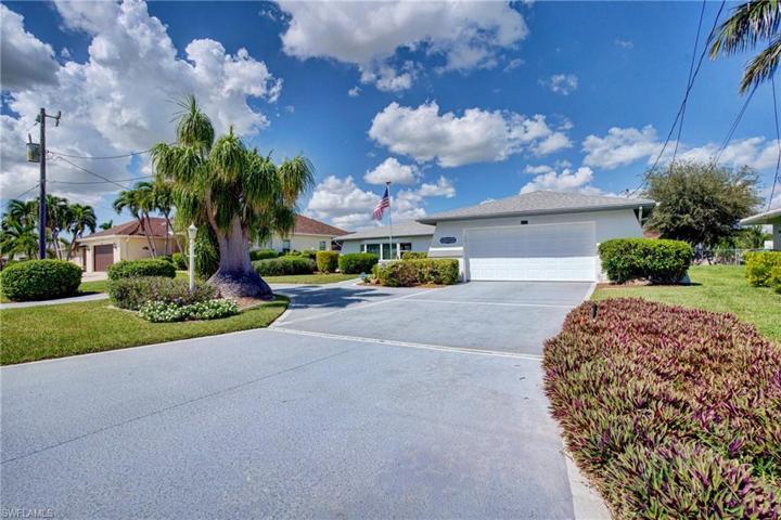 Welcome to 2213 SE 32nd Terrace, Cape C oral, Florida