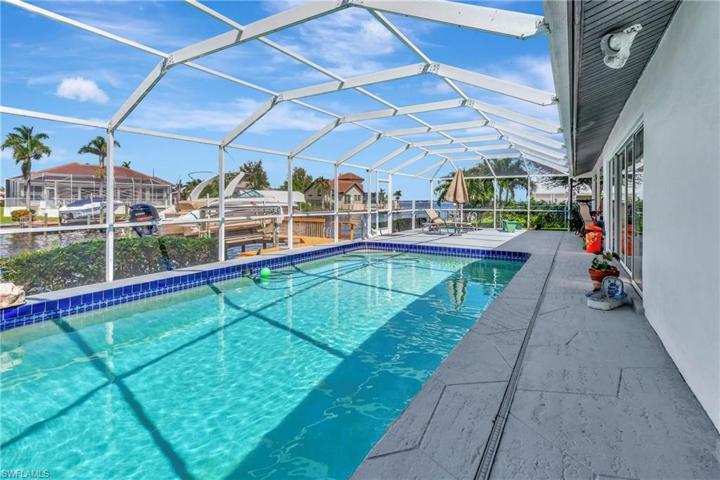 rand new "pool cage"