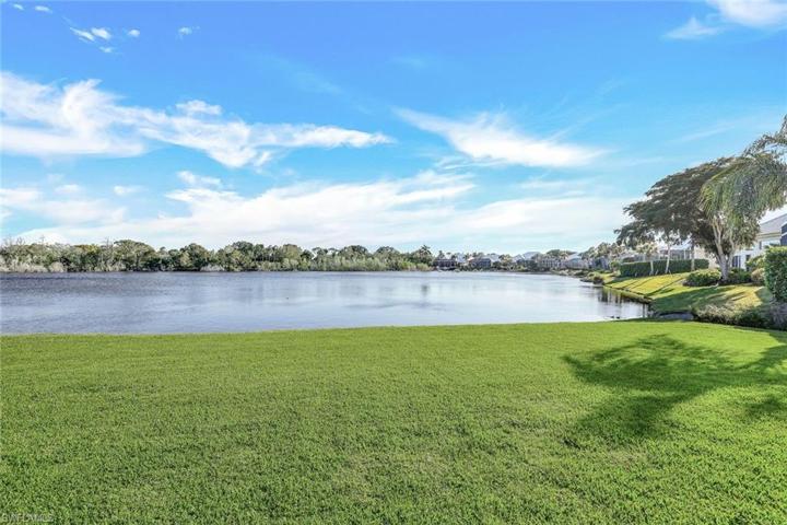Stunning Lake View!