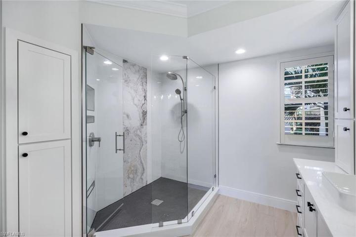 Elegant Frameless Glass Shower