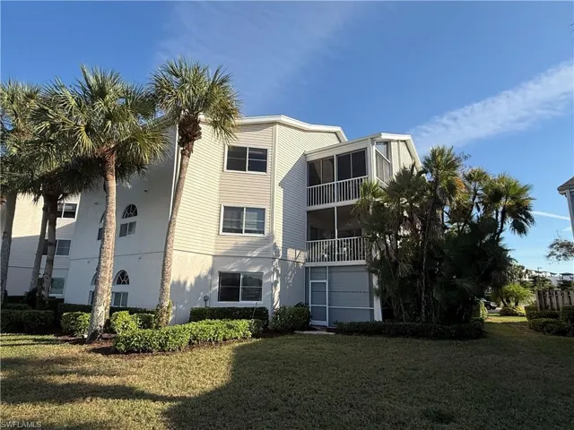 View of apartment building / complex