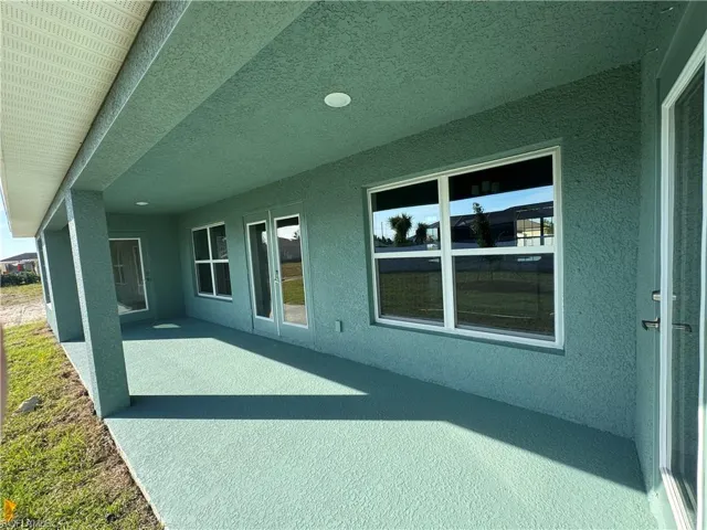 Covered rear lanai