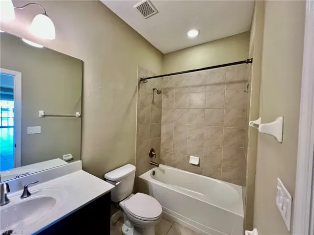 3889  Dunnster  CT, Fort Myers, FL 33916