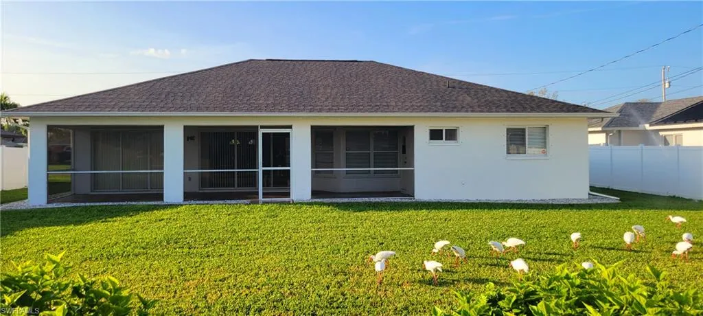 207 SE 30th TER, CAPE CORAL FL 33904