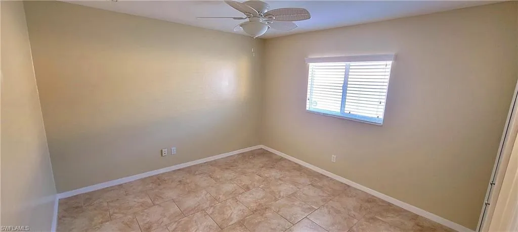 207 SE 30th TER, CAPE CORAL FL 33904
