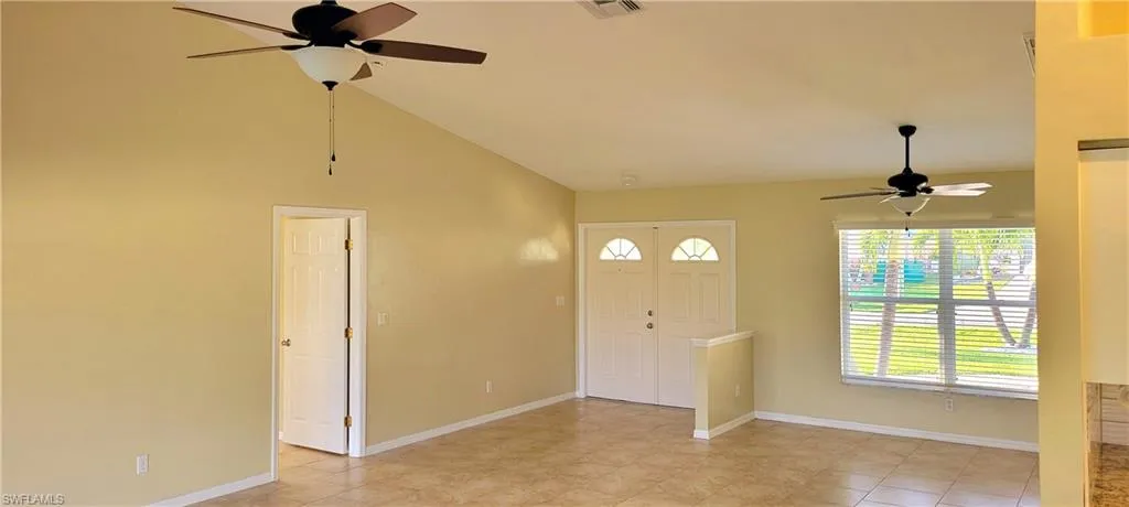 207 SE 30th TER, CAPE CORAL FL 33904