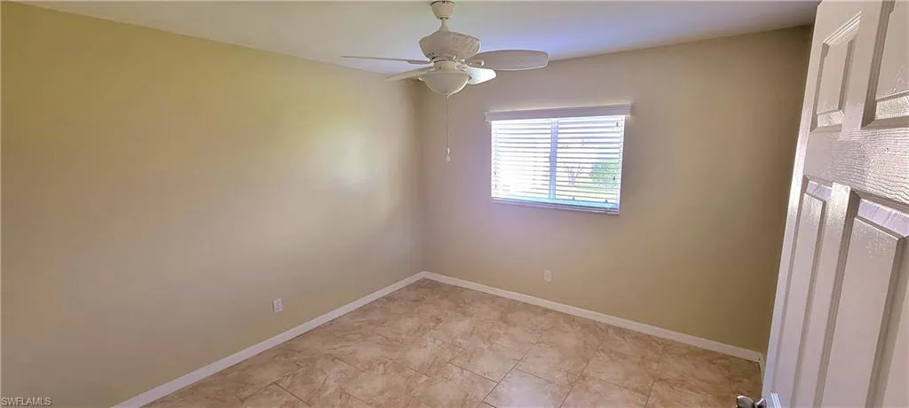 207 SE 30th TER, CAPE CORAL FL 33904