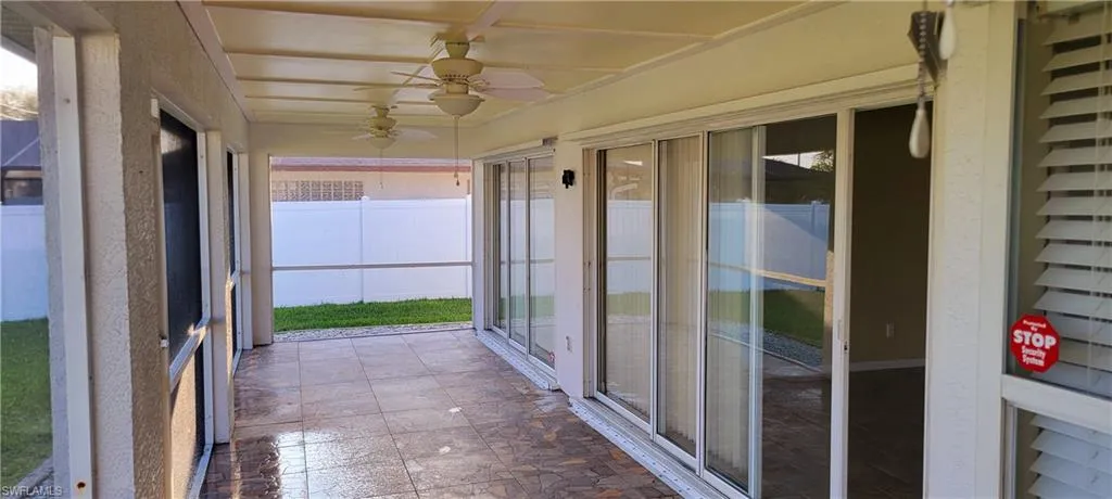 207 SE 30th TER, CAPE CORAL FL 33904