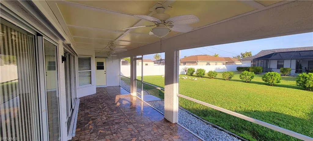 207 SE 30th TER, CAPE CORAL FL 33904