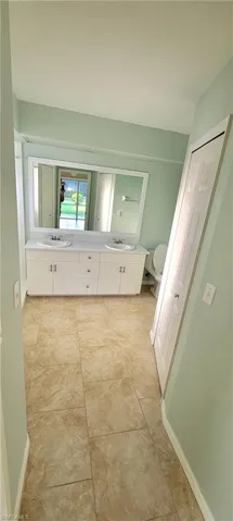 207 SE 30th TER, CAPE CORAL FL 33904