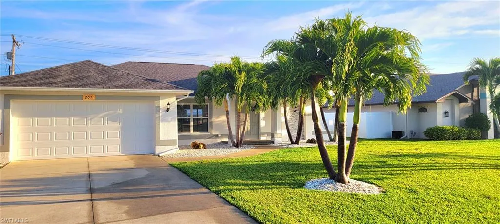 207 SE 30th TER, CAPE CORAL FL 33904