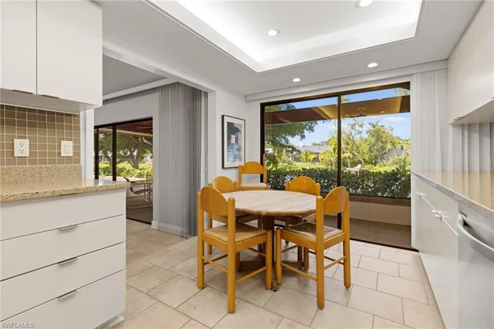 Kitchen breakfast nook with lake view