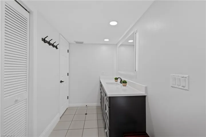 5215  Pelican  BLVD, Cape Coral, FL 33914