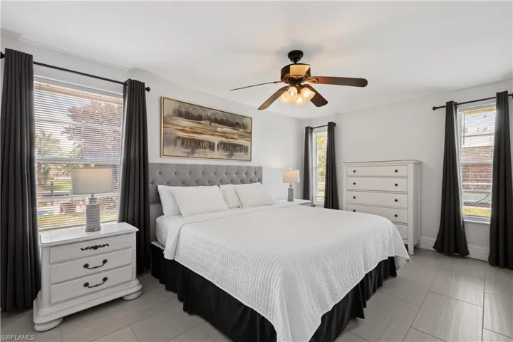 5215  Pelican  BLVD, Cape Coral, FL 33914