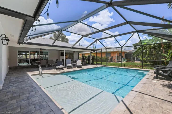 5215  Pelican  BLVD, Cape Coral, FL 33914