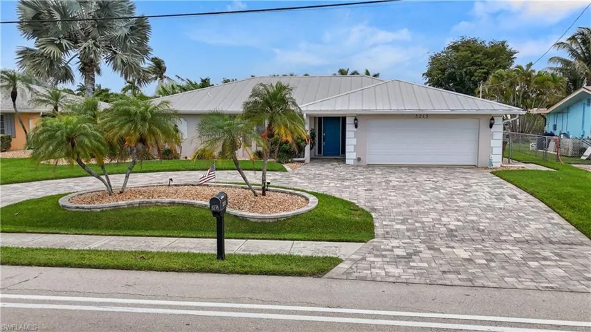 5215  Pelican  BLVD, Cape Coral, FL 33914