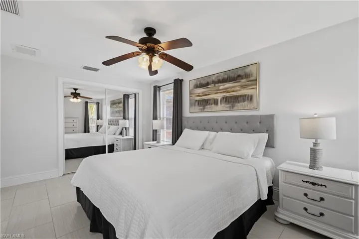 5215  Pelican  BLVD, Cape Coral, FL 33914