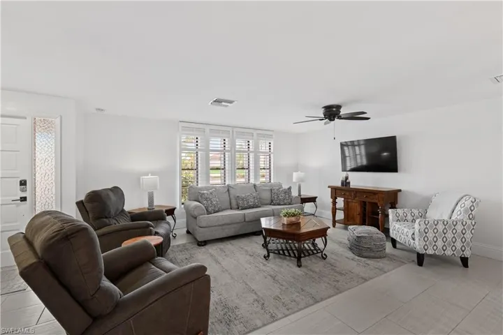 5215  Pelican  BLVD, Cape Coral, FL 33914