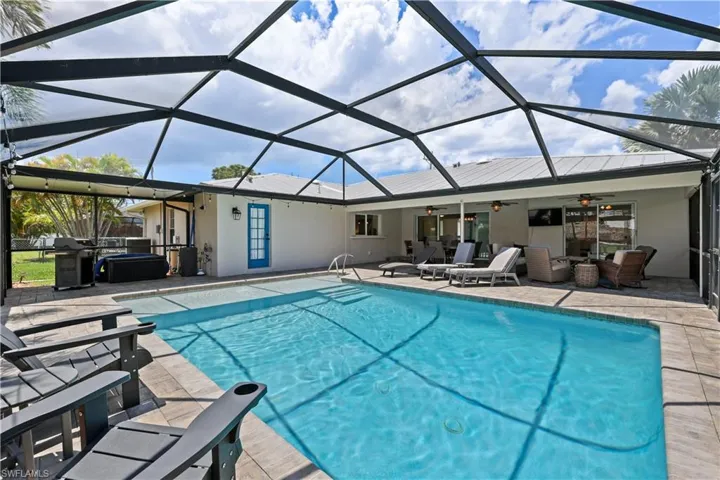 5215  Pelican  BLVD, Cape Coral, FL 33914