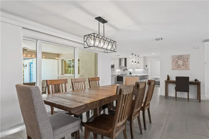 5215  Pelican  BLVD, Cape Coral, FL 33914