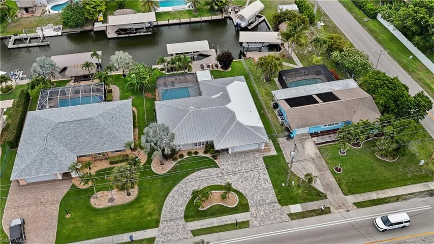 5215  Pelican  BLVD, Cape Coral, FL 33914