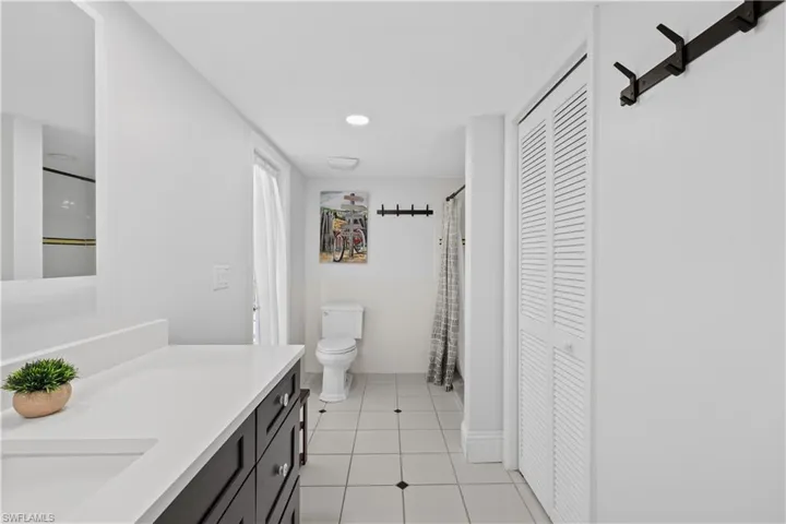 5215  Pelican  BLVD, Cape Coral, FL 33914