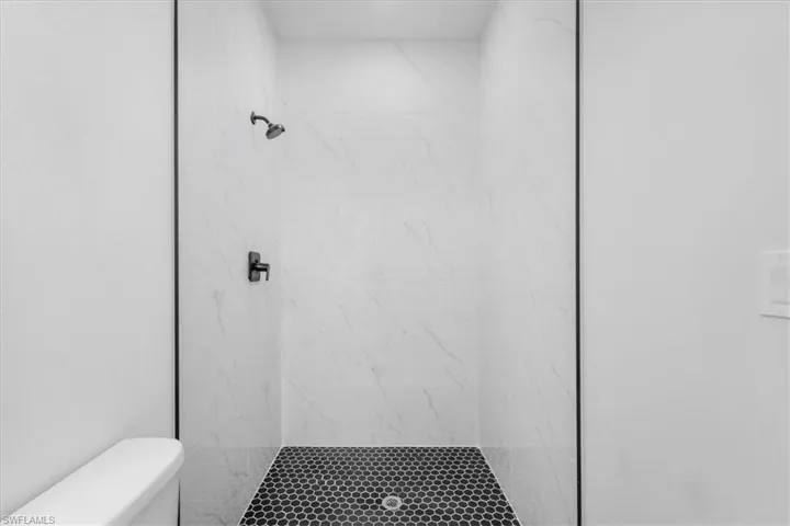 Ensuite bathroom in BR 4