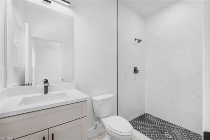 Ensuite bathroom in BR 4