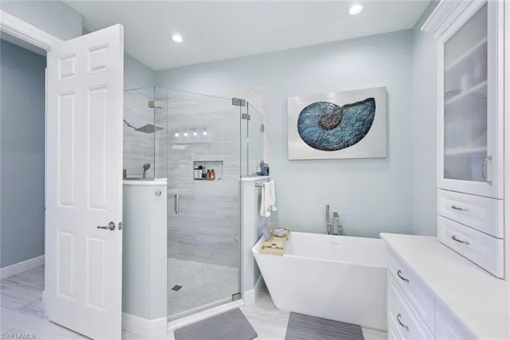 3093  Aviamar  CIR, Naples, FL 34114