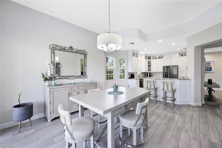 3093  Aviamar  CIR, Naples, FL 34114
