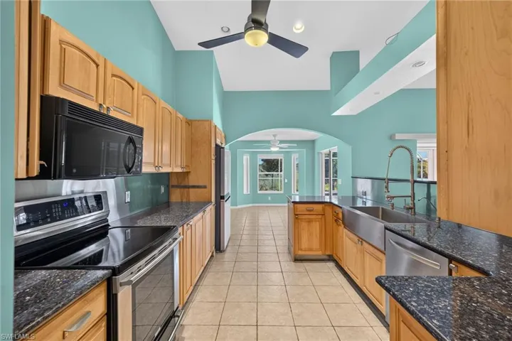 Kitchen/Breakfast Nook