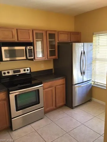 8071 Pacific Beach Dr, Fort Myers, Florida 33966