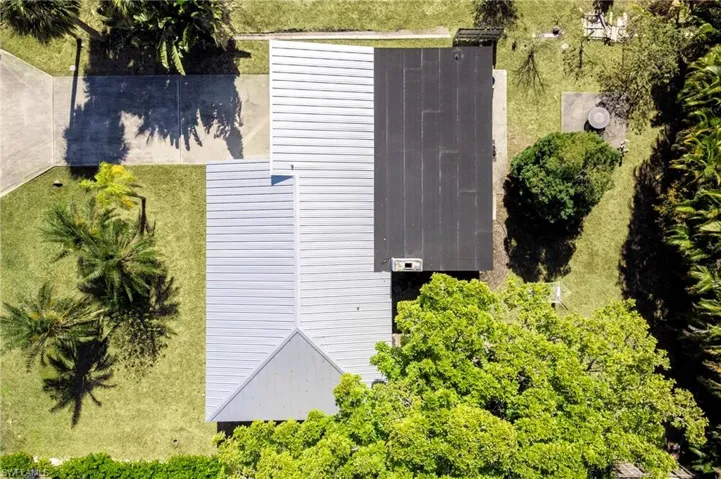 Aerial view of property and surrounding area