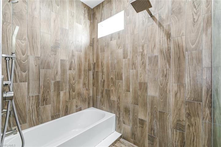 Master shower and tub